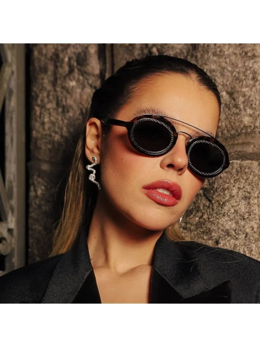 Fendi FE40094I 01A Sunglasses Shiny Black Oval Frame, Smoke Lenses